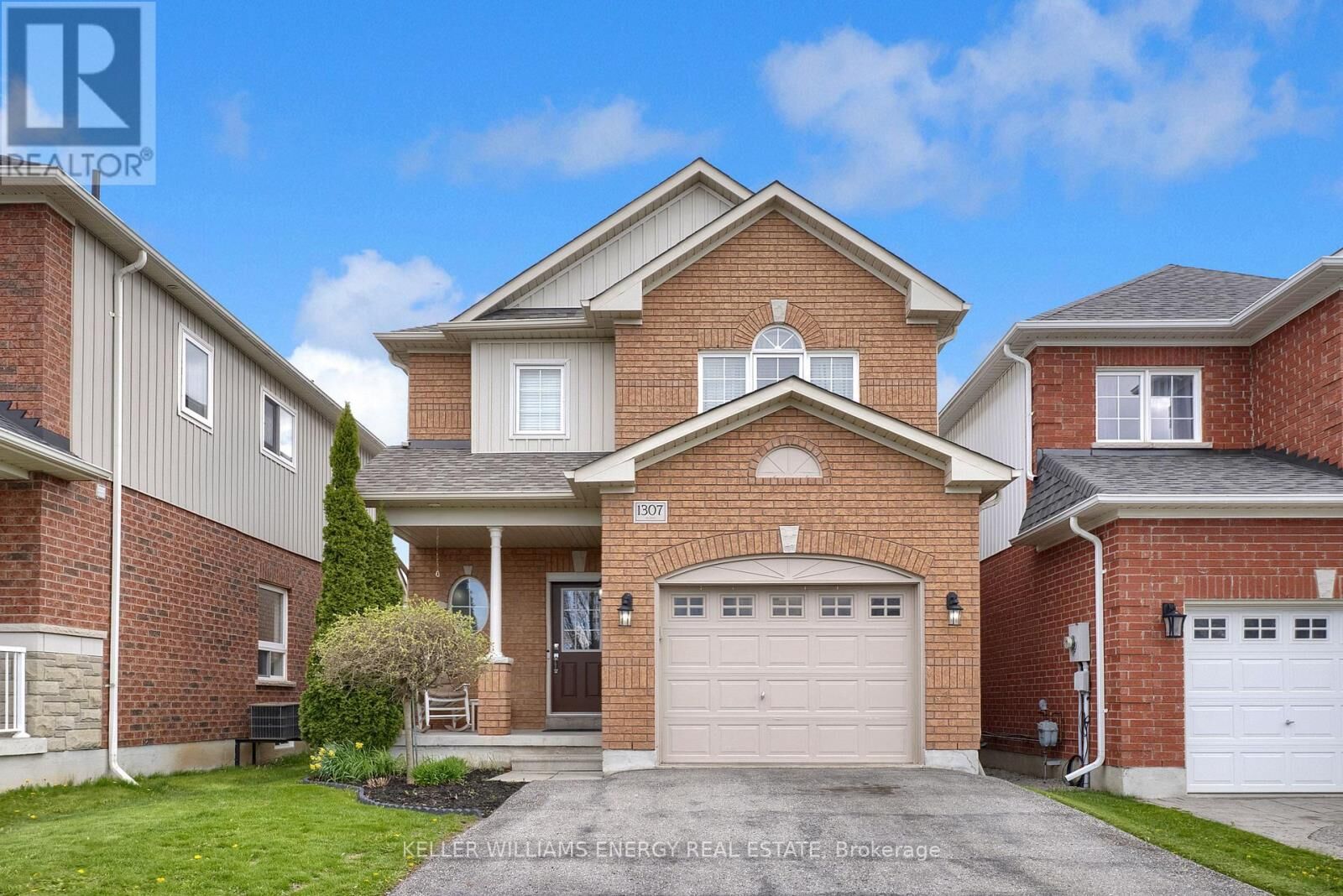 Property Photo:  1307 Macinally Court  ON L1K 0B6 