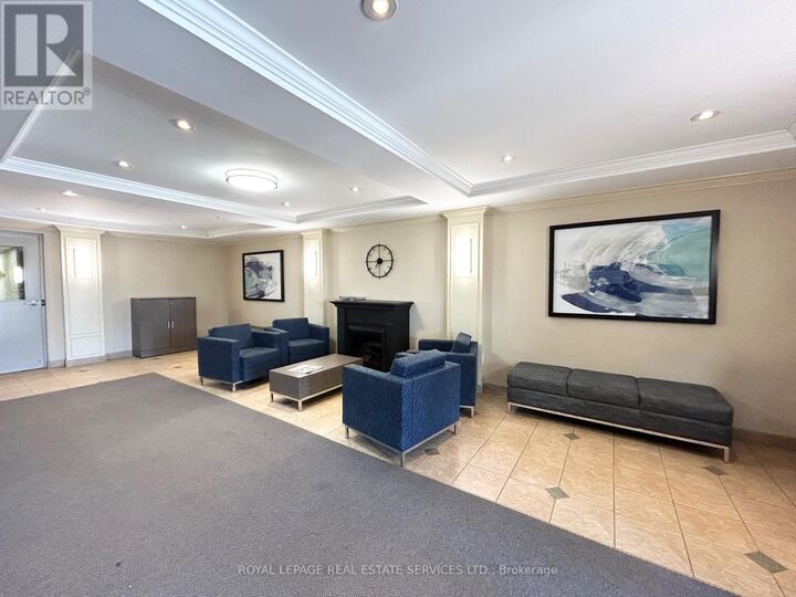 Property Photo:  10 Overlea Drive 609  ON N2M 5B8 
