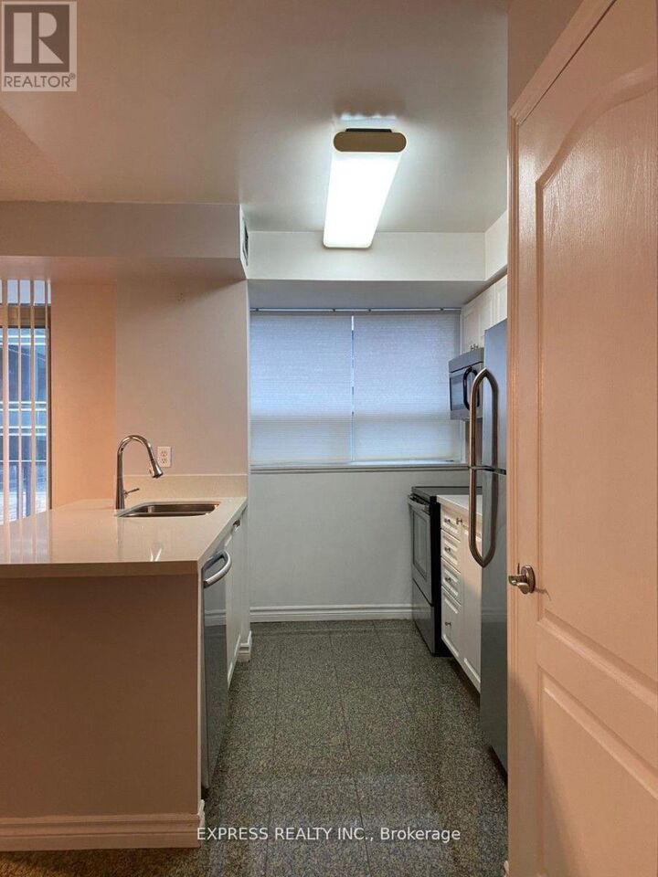 Property Photo:  30 Hayden Street 407  ON M4Y 3B8 