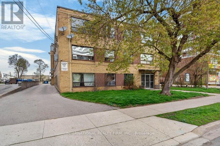 Property Photo:  295 Melvin Avenue 302  ON L8H 2K6 