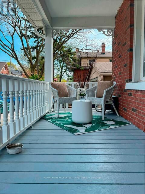 Property Photo:  11 Freeman Street  ON M1N 2B7 