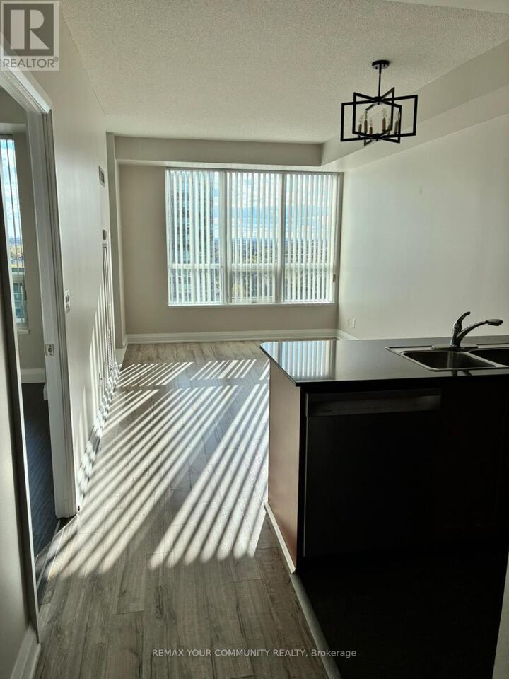 Property Photo:  20 North Park Road 1110  ON L4J 0G7 