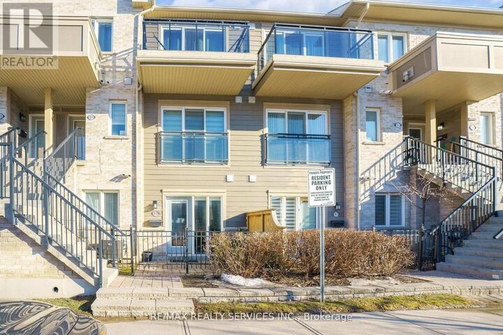 Property Photo:  60 Fairwood Circle 92  ON L6R 0Y6 