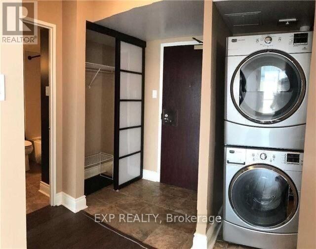 Property Photo:  736 Bay Street 3001  ON M5G 2M4 