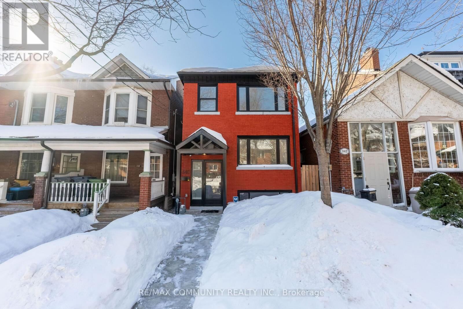 Property Photo:  340 Albany Avenue  ON M5R 3C9 