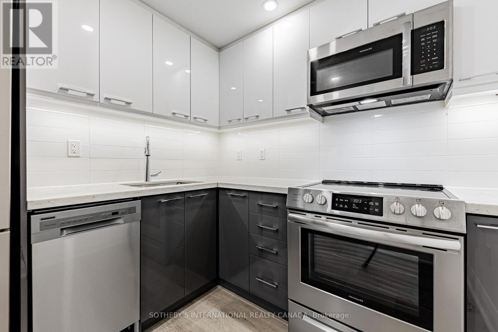 Property Photo:  191 Sherbourne Street 420  ON M5A 3X1 