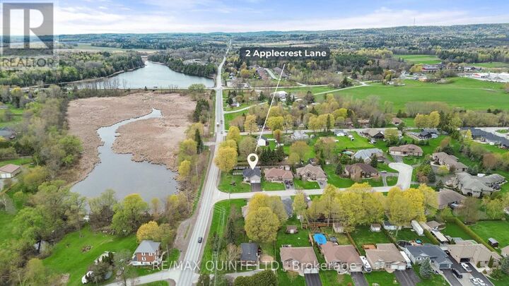 Property Photo:  2 Applecrest Lane  ON K8V 5P4 