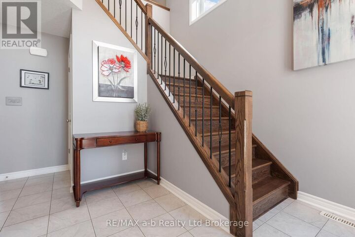 Property Photo:  76 Pearl Street  ON N4G 0A3 