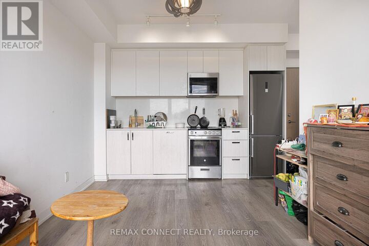 Property Photo:  1787 St Clair Avenue West 818  ON M6N 0B7 