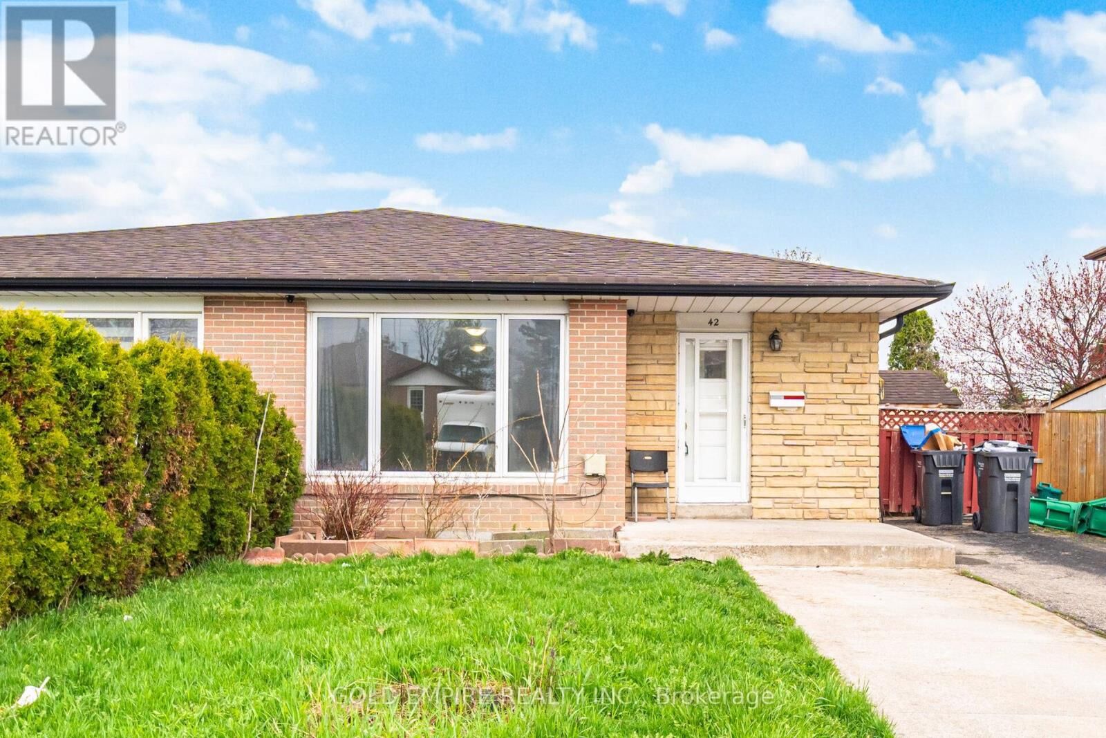 Property Photo:  42 Flamingo Crescent  ON L6T 2G5 