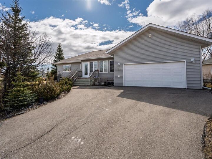 Property Photo:  106 Corona Crescent  MB R0C 1B0 