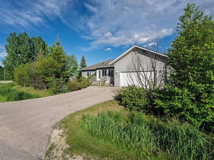 Property Photo:  106 Corona Crescent  MB R0C 1B0 
