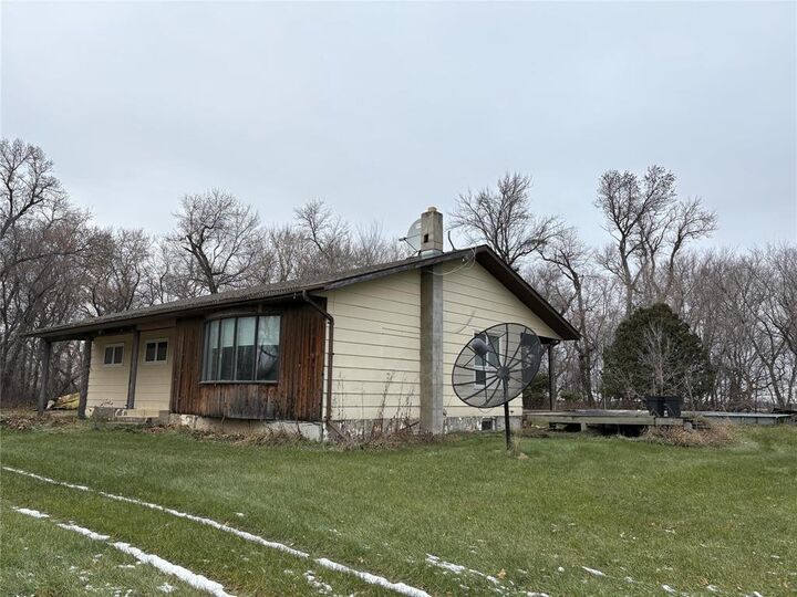 Property Photo: 111037 141 Road North MB R7N 2T8