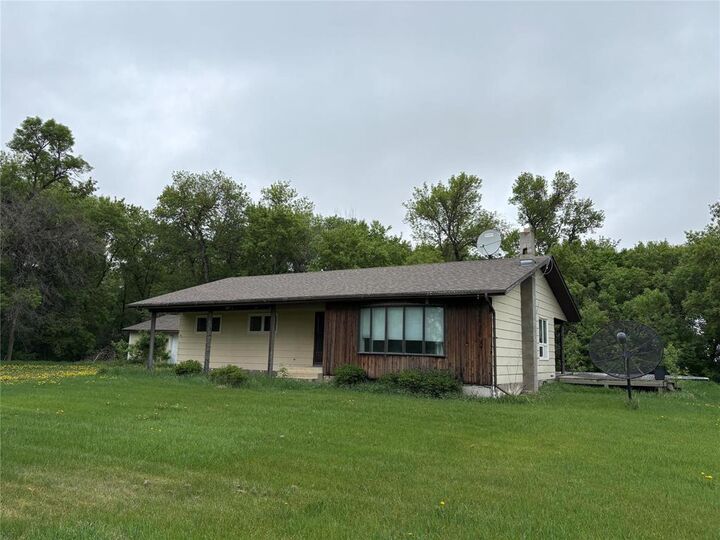 Property Photo: 111037 141 Road North MB R7N 2T8