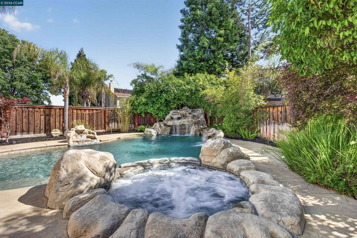 Property Photo: 858 Lindrick Ct CA 94513