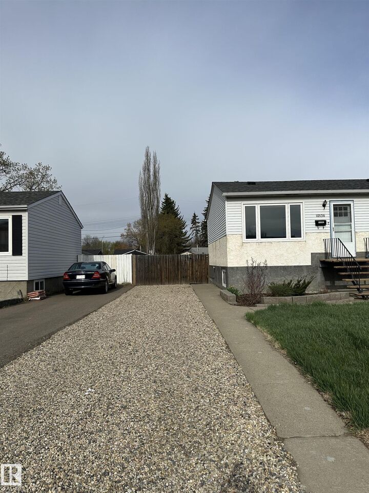 Property Photo:  10536 162 Street NW  AB T5P 3M5 