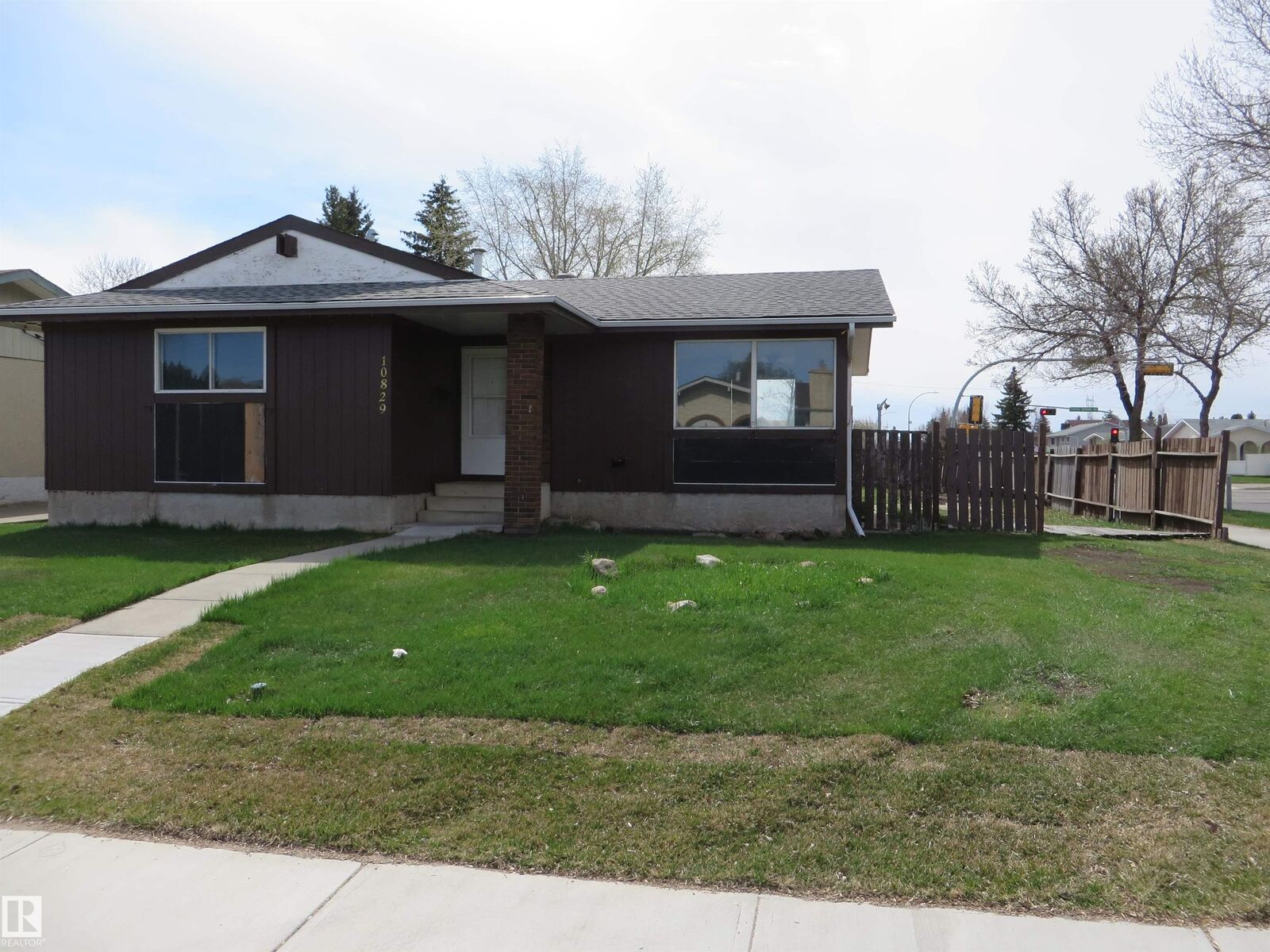 Property Photo:  10829 167A Avenue NW  AB T5K 2Y9 