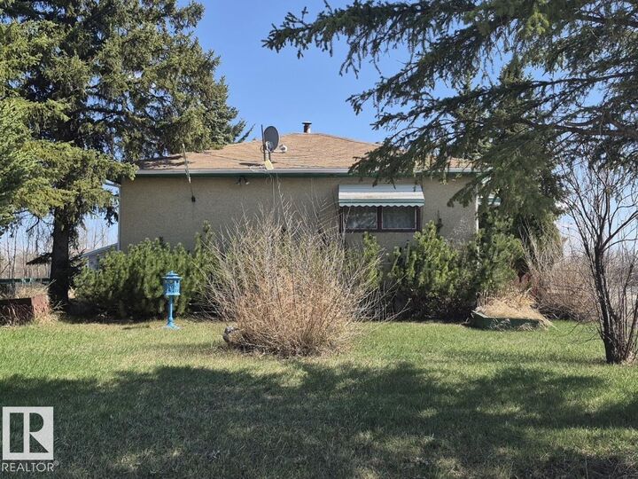 Property Photo:  5003 49 Street  AB T0B 4A0 