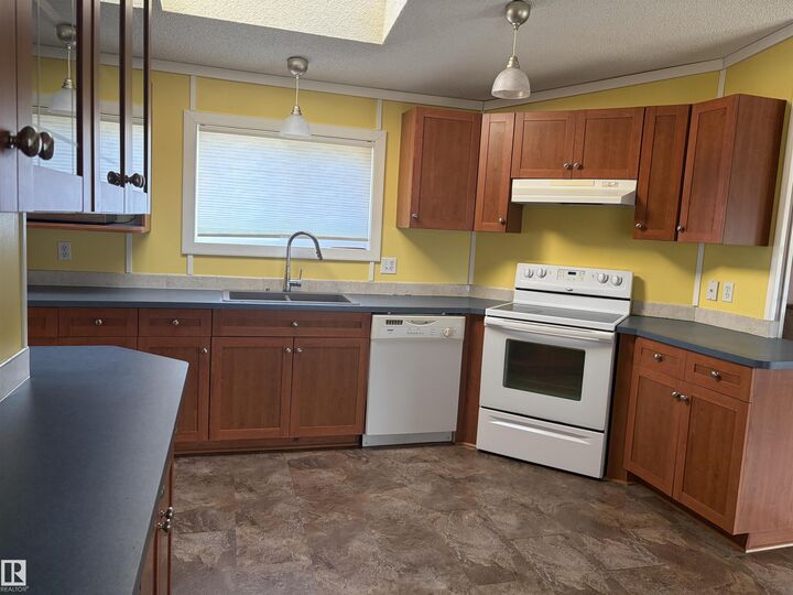 Property Photo:  4911 49 Street  AB T0A 0B0 