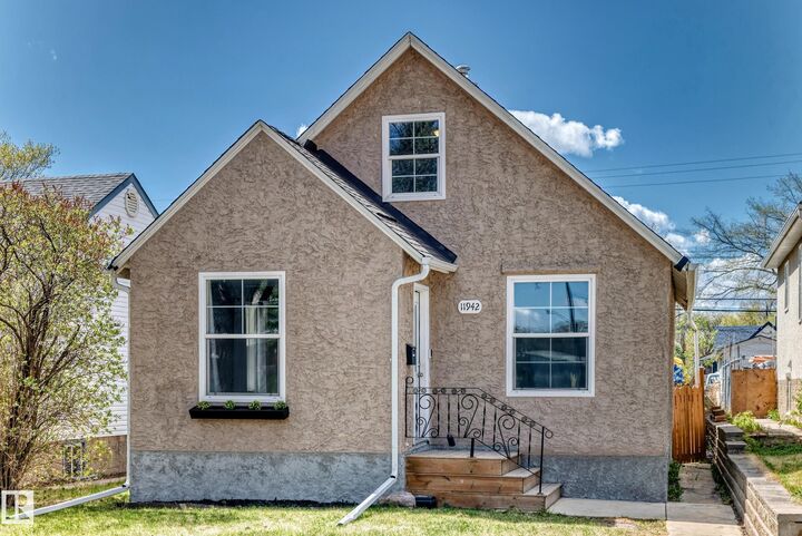 Property Photo:  11942 62 Street NW  AB T5W 4C6 