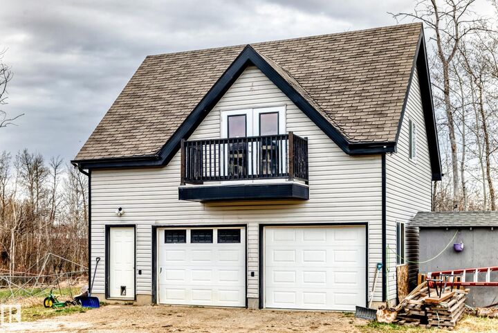 Property Photo:  50542 Rge Rd 224  AB T0B 3M1 