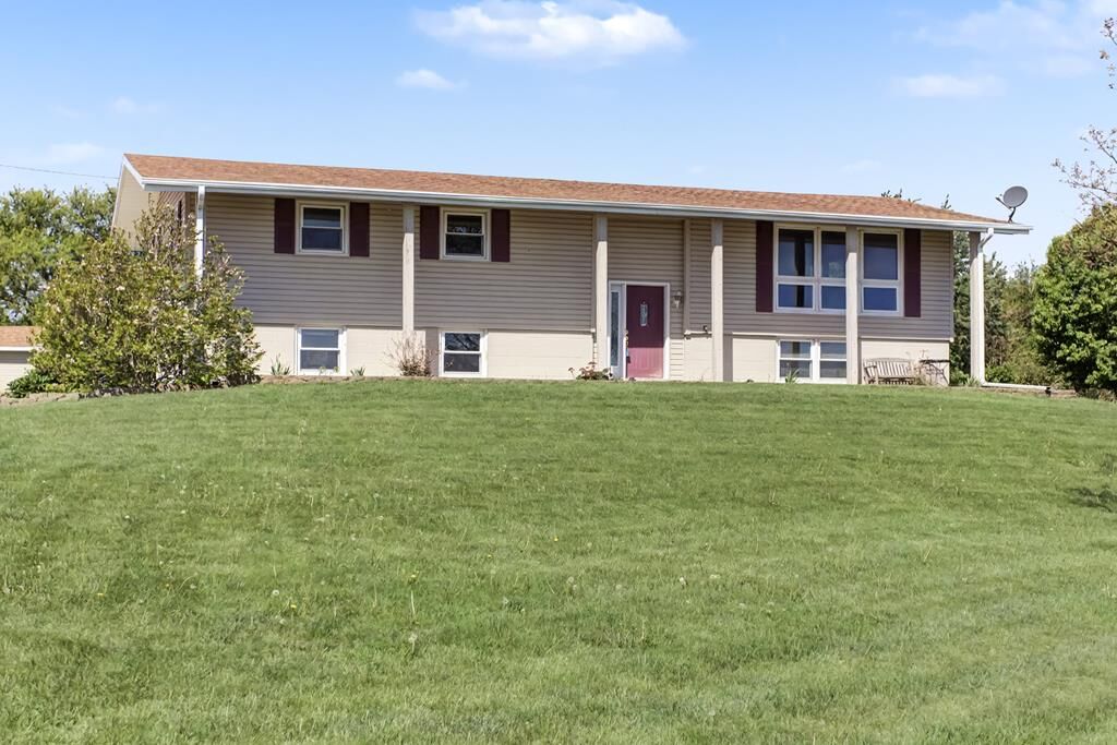Property Photo: 2607 Nelson Ave IA 50569