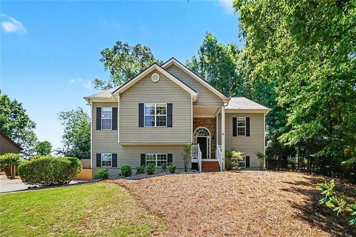 Property Photo:  902 Cobblestone Trail  GA 30114 