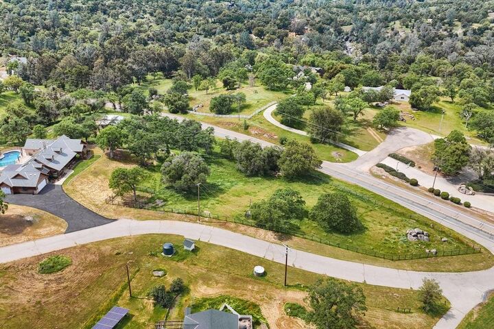Property Photo:  32028 Cattle Way  CA 93614 