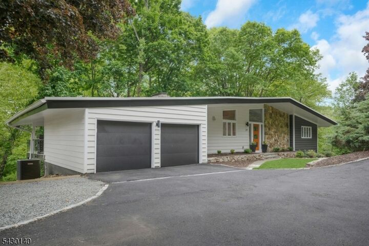 Property Photo:  29 Skyline Dr  NJ 07960 