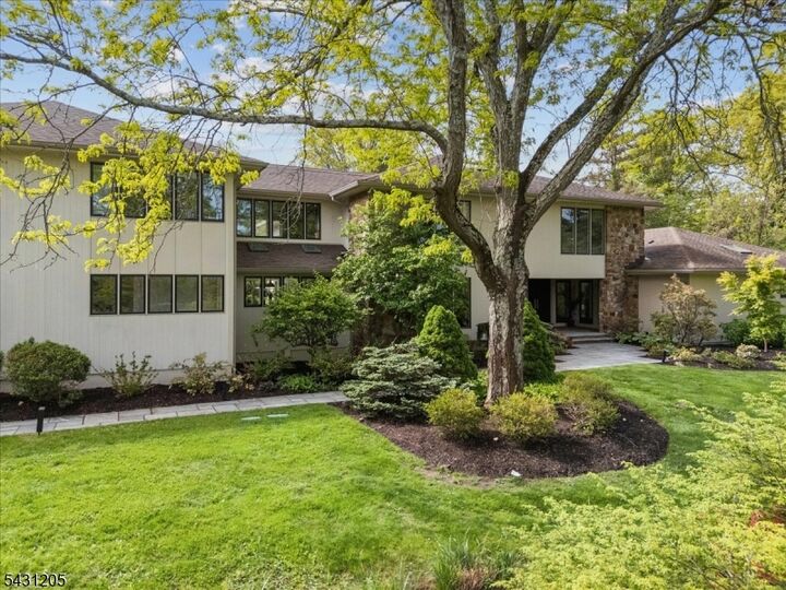 Property Photo:  39 Eagle Nest Rd  NJ 07960 