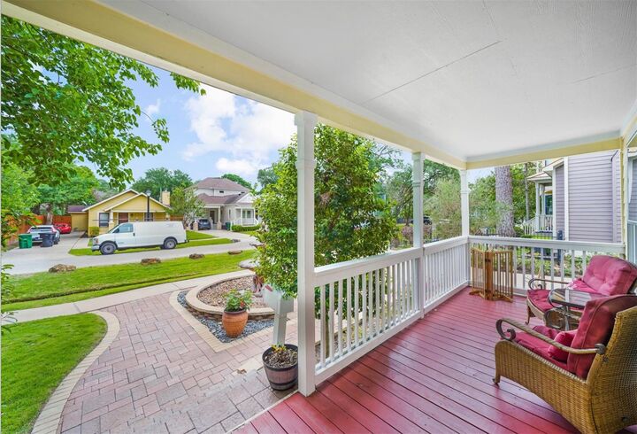 Property Photo:  1327 Ashland Street  TX 77008 