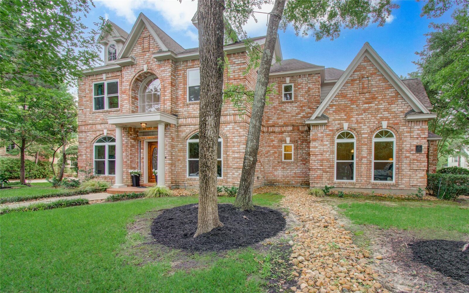 Property Photo: 2 English Glade Court 2 TX 77381