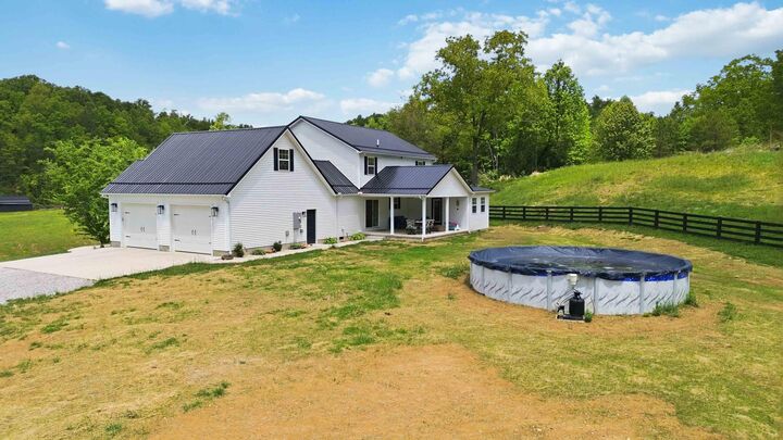 Property Photo:  2604 Upper Rader Road  KY 40962 