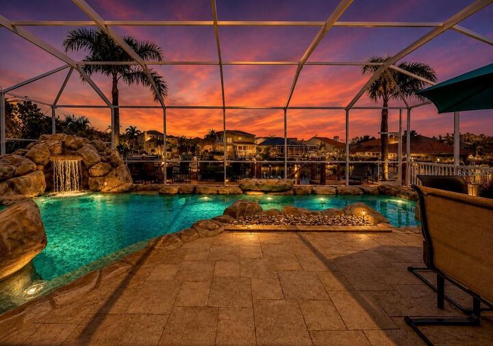Property Photo:  929 Allegro Lane  FL 33572 