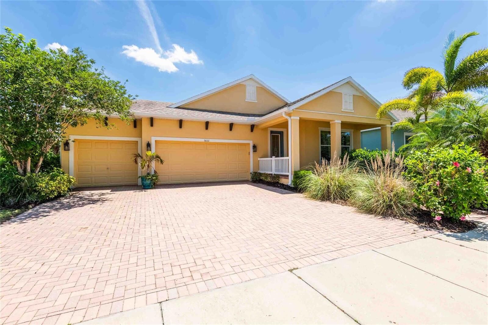 Property Photo:  5111 Coastal Scene Drive  FL 33572 