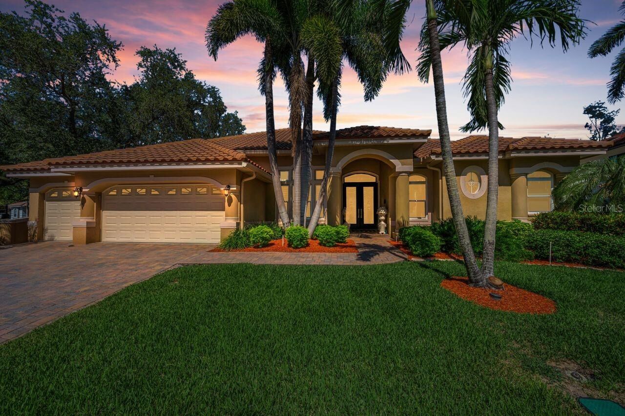 Property Photo: 970 Southern Pine Court NE FL 33703