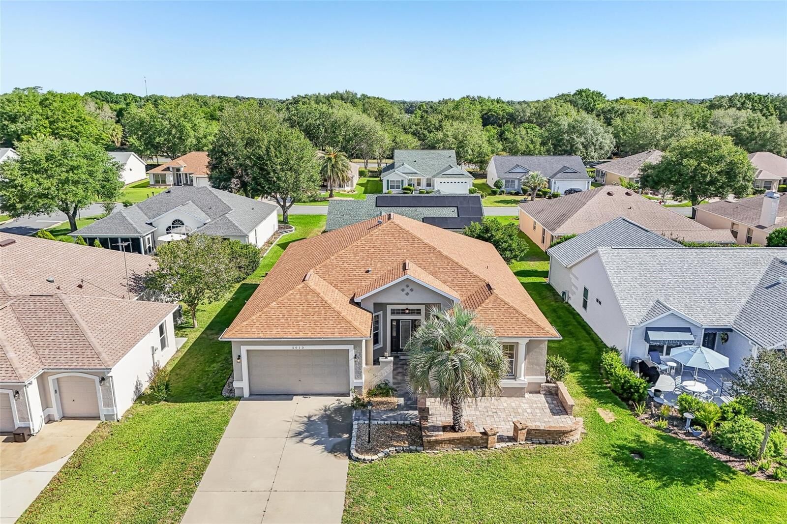 Property Photo: 2013 Santo Domingo Drive FL 32159