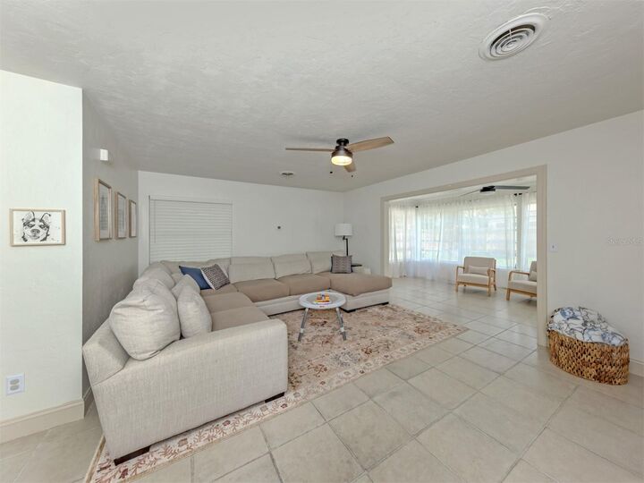 Property Photo:  929 Cypress Avenue  FL 34285 