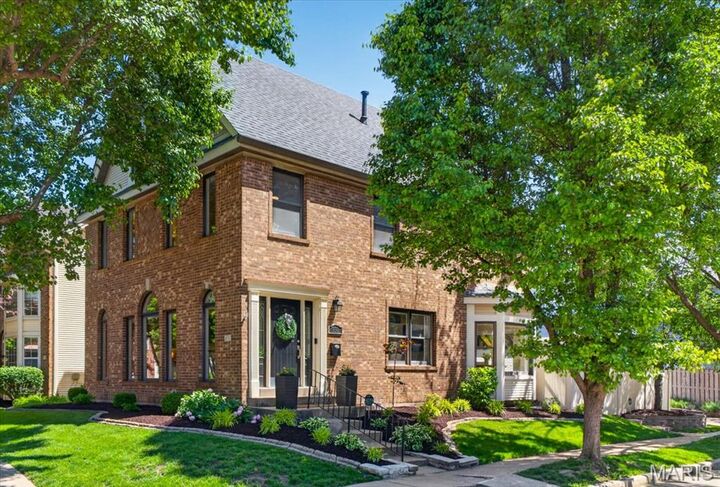 Property Photo:  950 Barnard College Lane  MO 63130 