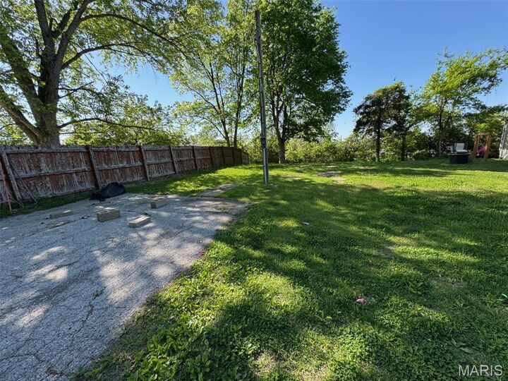 Property Photo:  1702 Willow Drive  MO 63070 