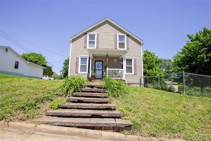 Property Photo:  641 W Ninth Street  MO 63090 