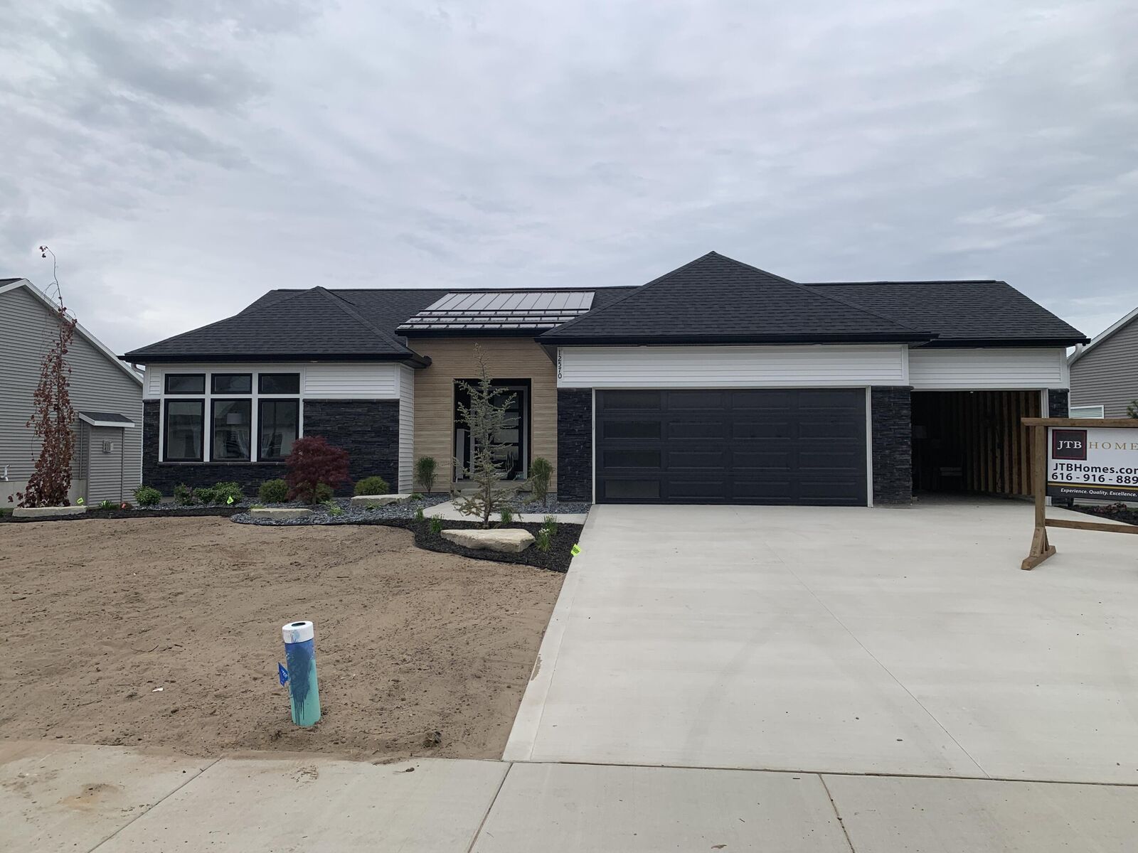 Property Photo: 12570 Riverton Road MI 49417