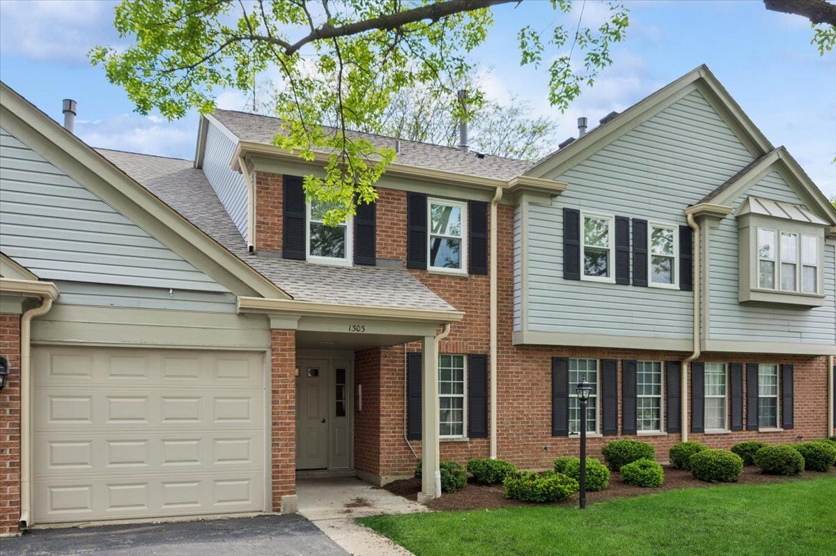 Property Photo:  1303 Woodside Court A1  IL 60193 