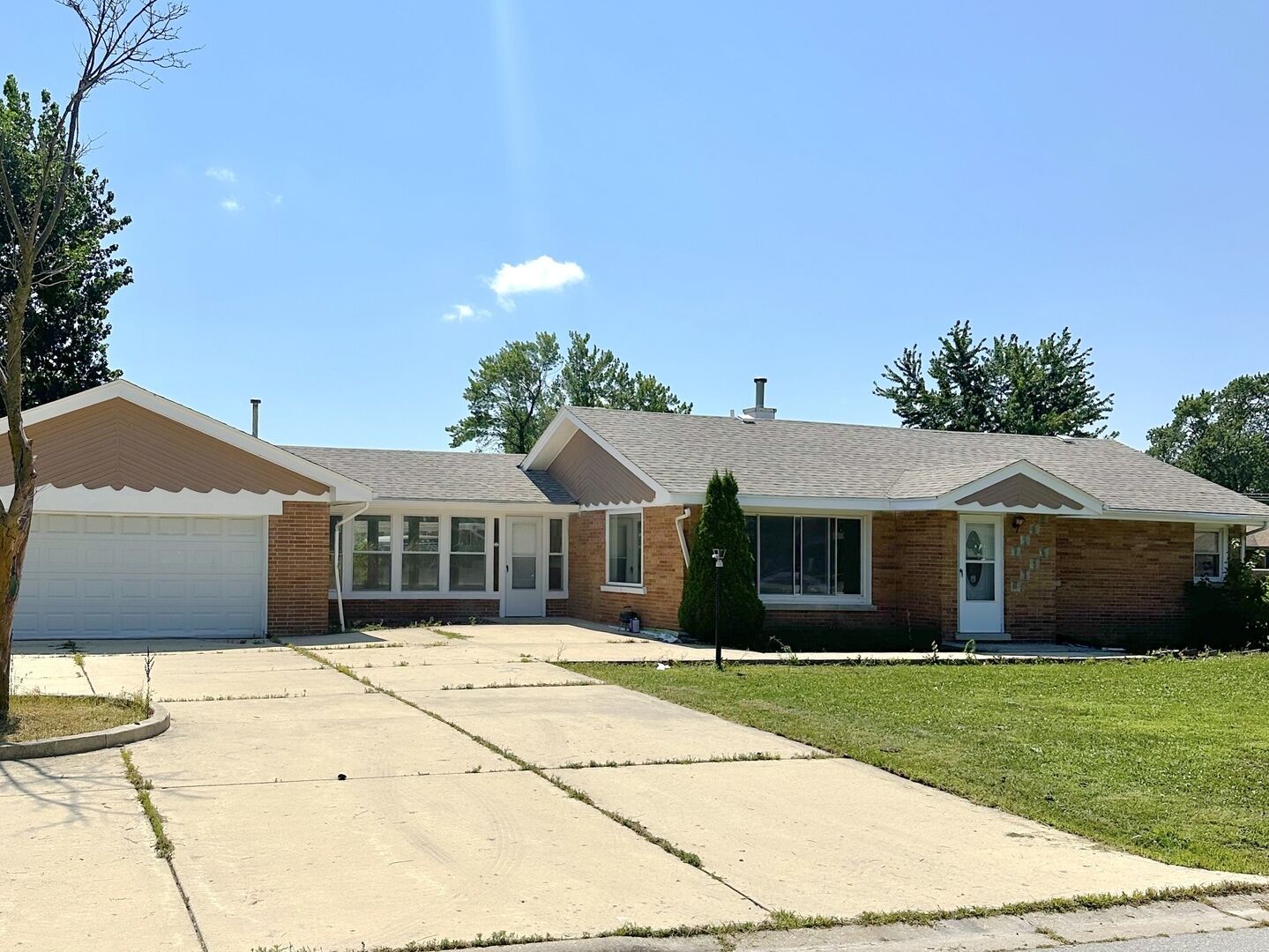 Property Photo:  9405 S 76th Court  IL 60457 