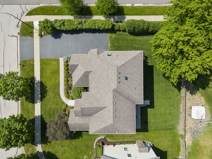 Property Photo: 1411 Hatchwood Court IL 60565