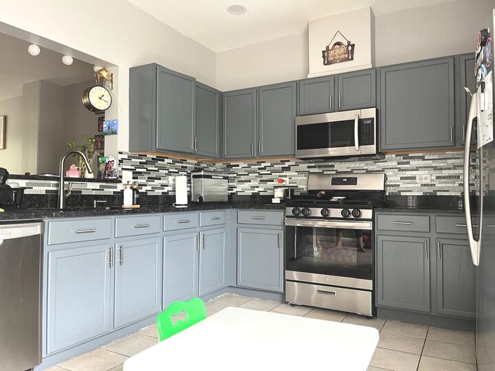 Property Photo:  
