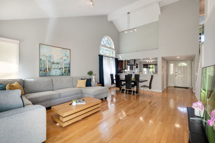 Property Photo:  1307 Glengary Court  IL 60090 