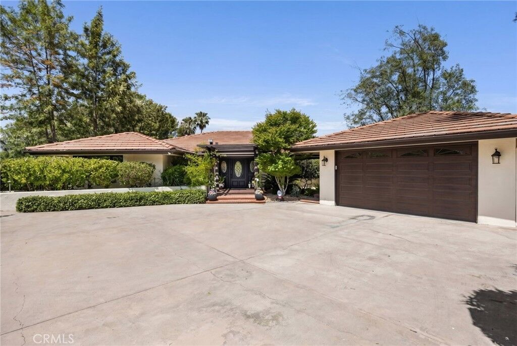 Property Photo:  3854 Hampstead Road  CA 91011 