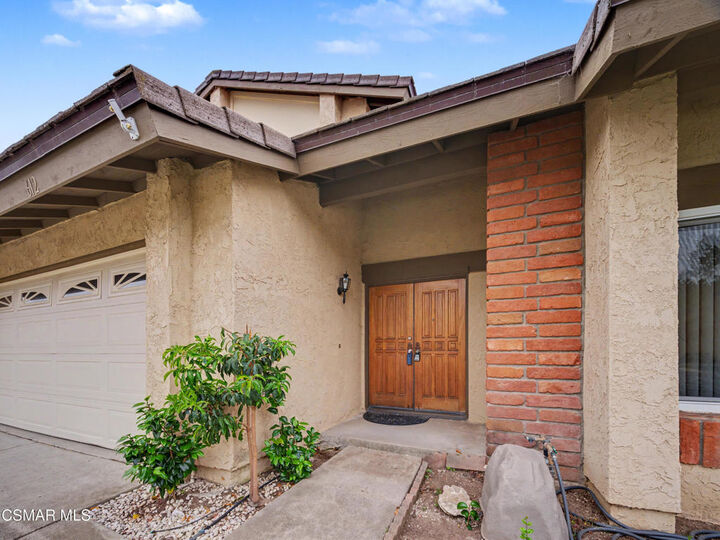 Property Photo:  612 Azalea Street  CA 91360 