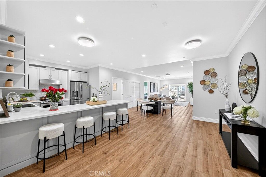 Property Photo: 944 S Serrano Avenue 306 CA 90006
